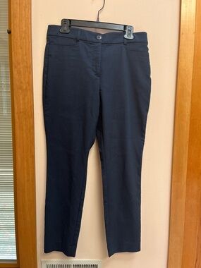 LOFT Navy “The Sutton Skinny”. Straight Leg Pants. Size 10 Curvy